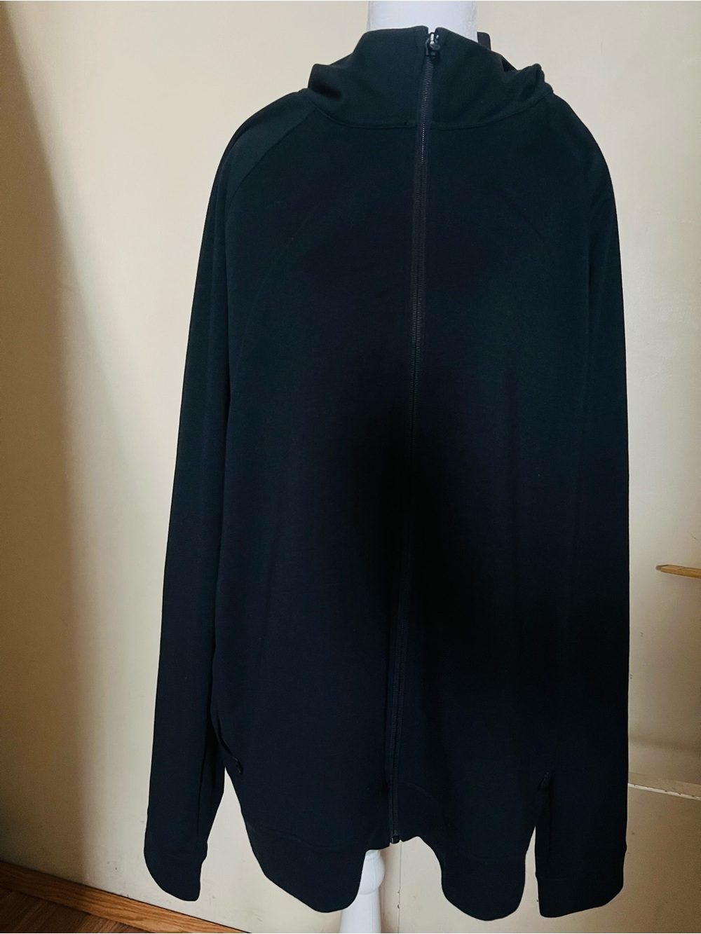 lululemon athletica Men's Black Full-Zip Sweater